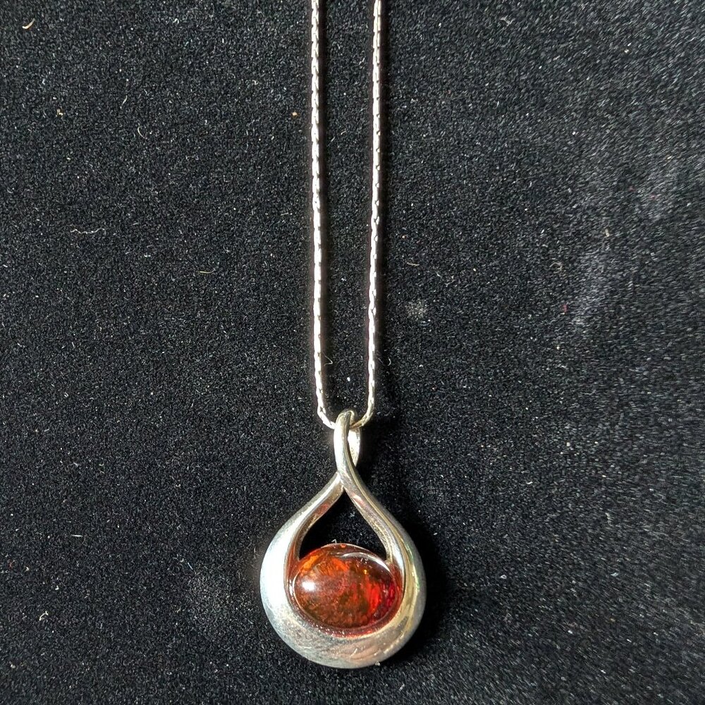 Women's Sterling Silver Amber Pendant Necklace 18"